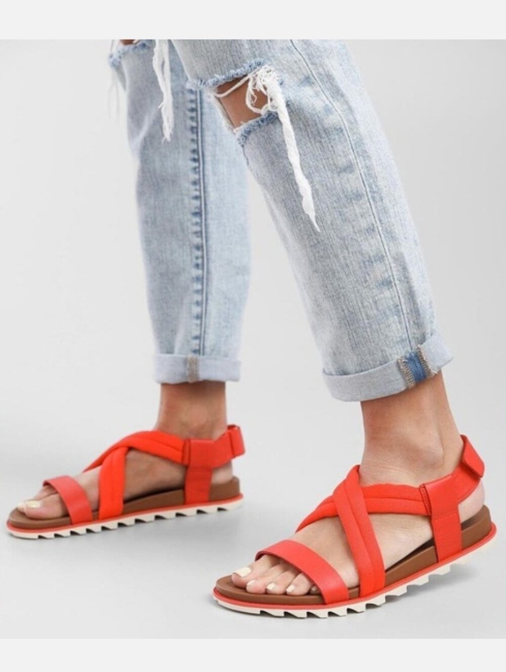 SOREL Roaming Decon Red Strappy Sandals Size 7.5